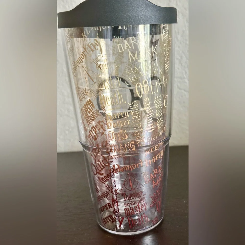 Harry Potter Tervis Tumbler with Gold and Black Design - Picture 2 of 4